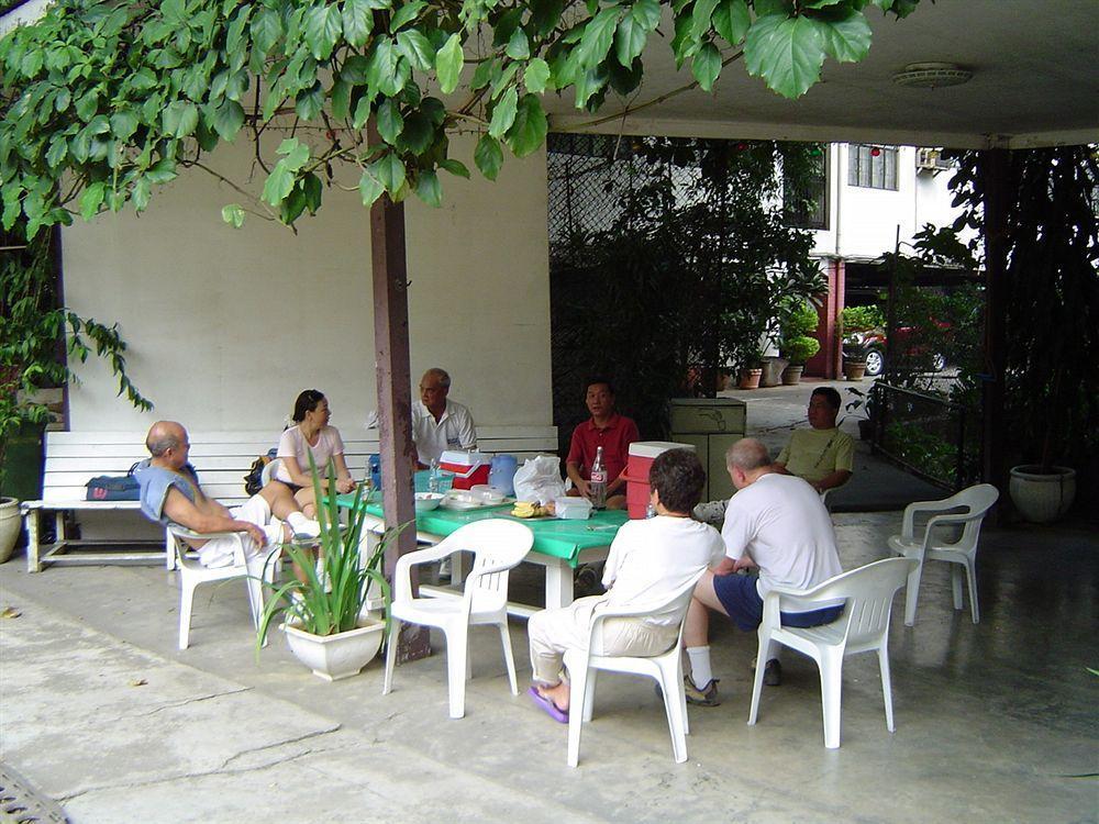 Reddoorz At Broadway Court Apartelle Quezon City Esterno foto