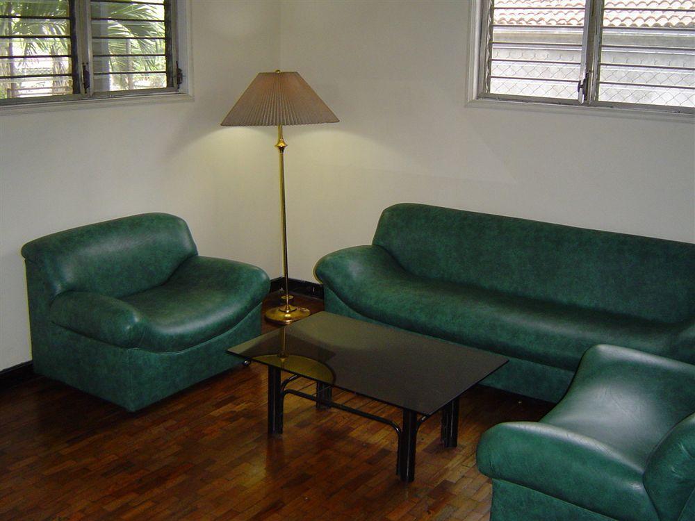 Reddoorz At Broadway Court Apartelle Quezon City Esterno foto