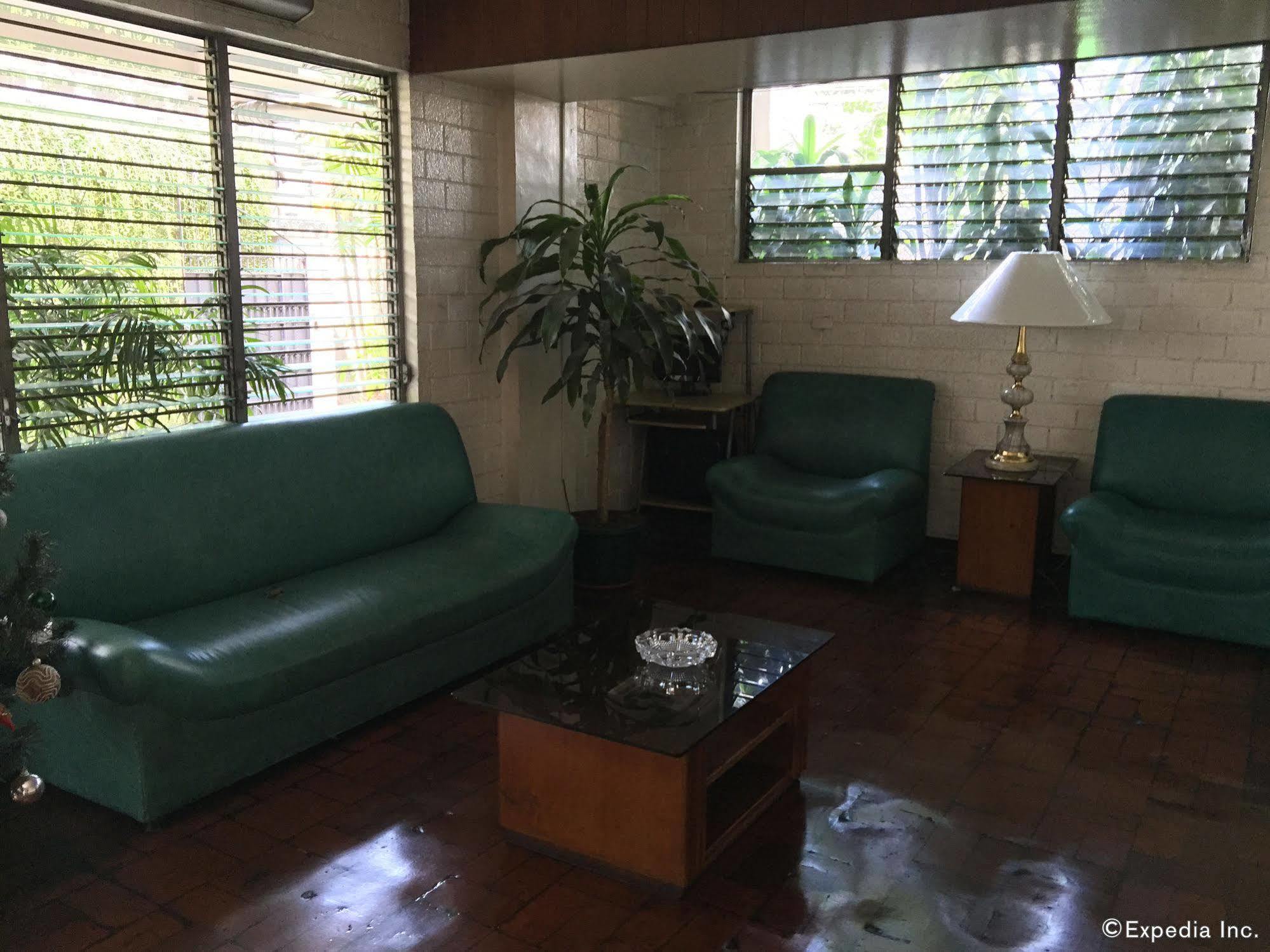 Reddoorz At Broadway Court Apartelle Quezon City Esterno foto