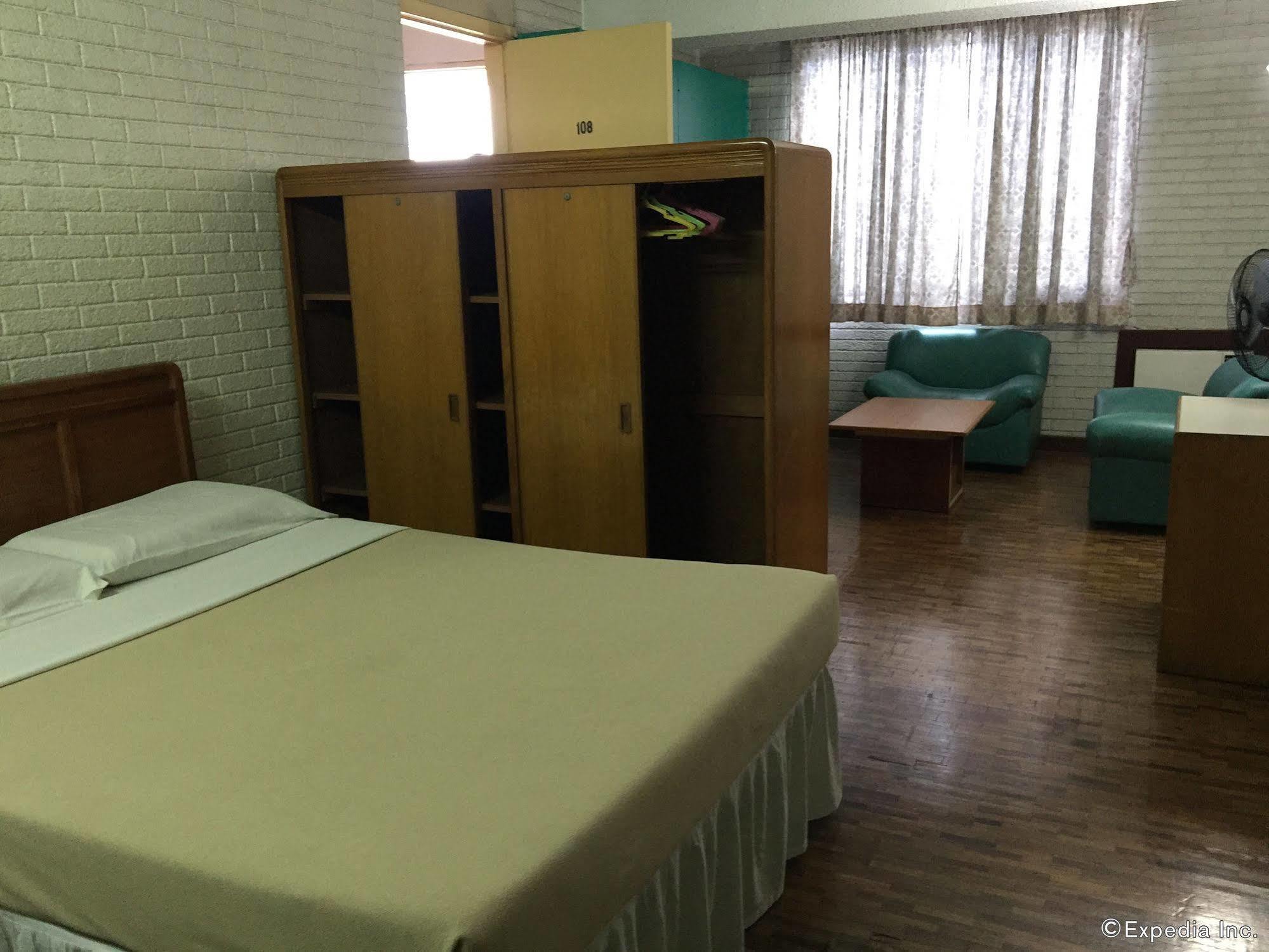 Reddoorz At Broadway Court Apartelle Quezon City Esterno foto