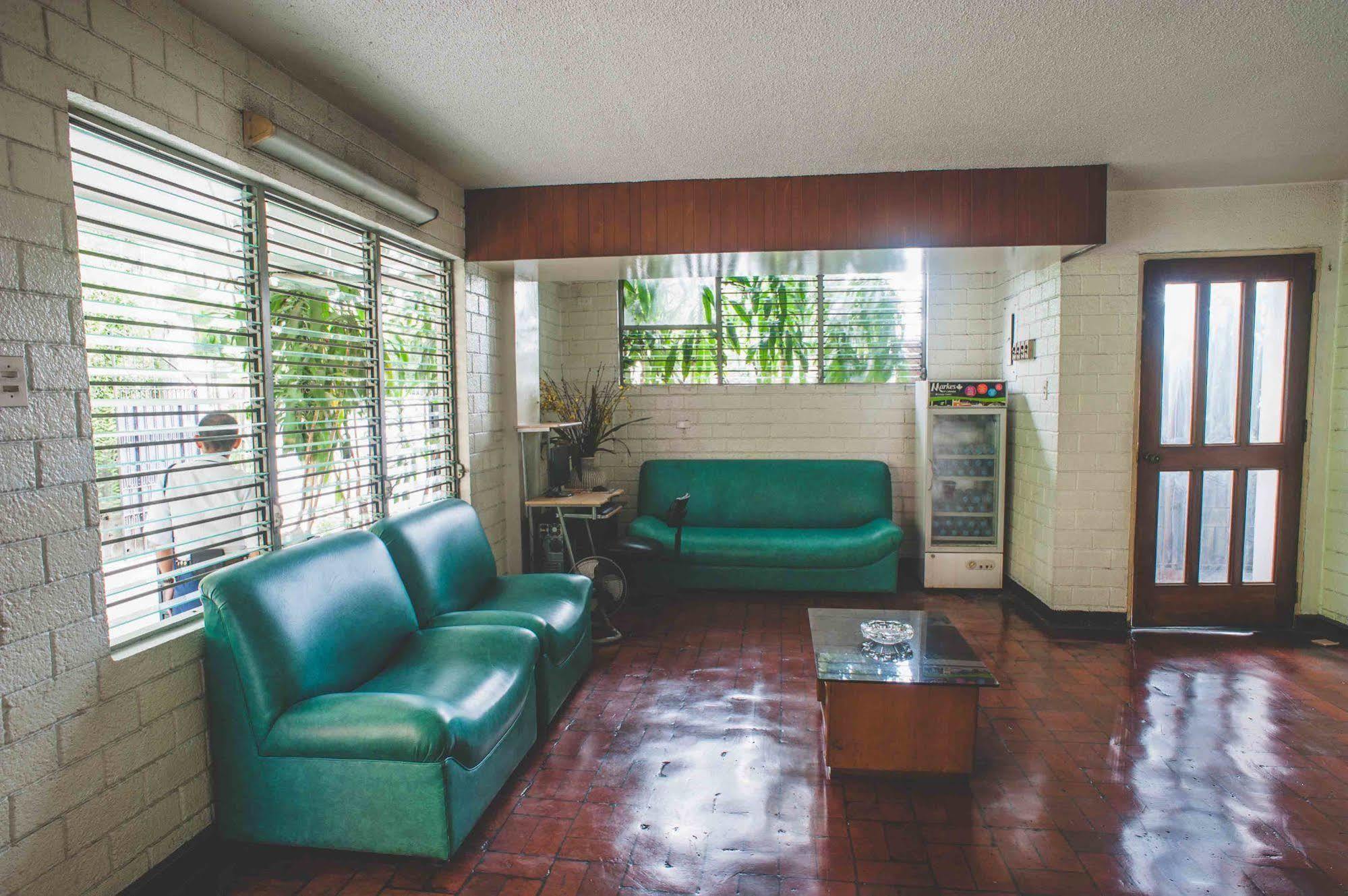 Reddoorz At Broadway Court Apartelle Quezon City Esterno foto