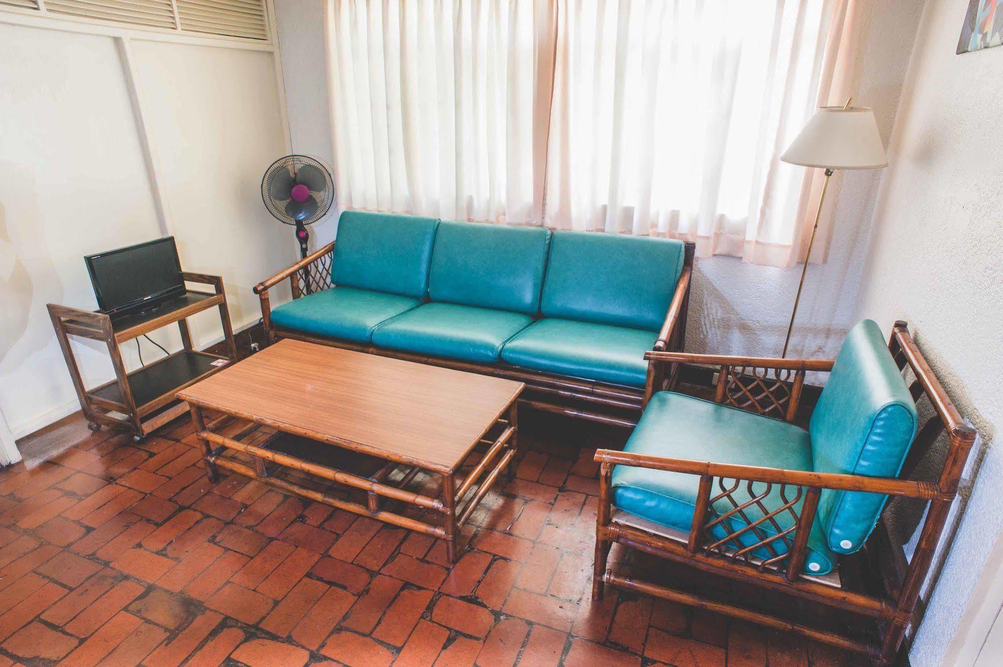 Reddoorz At Broadway Court Apartelle Quezon City Esterno foto