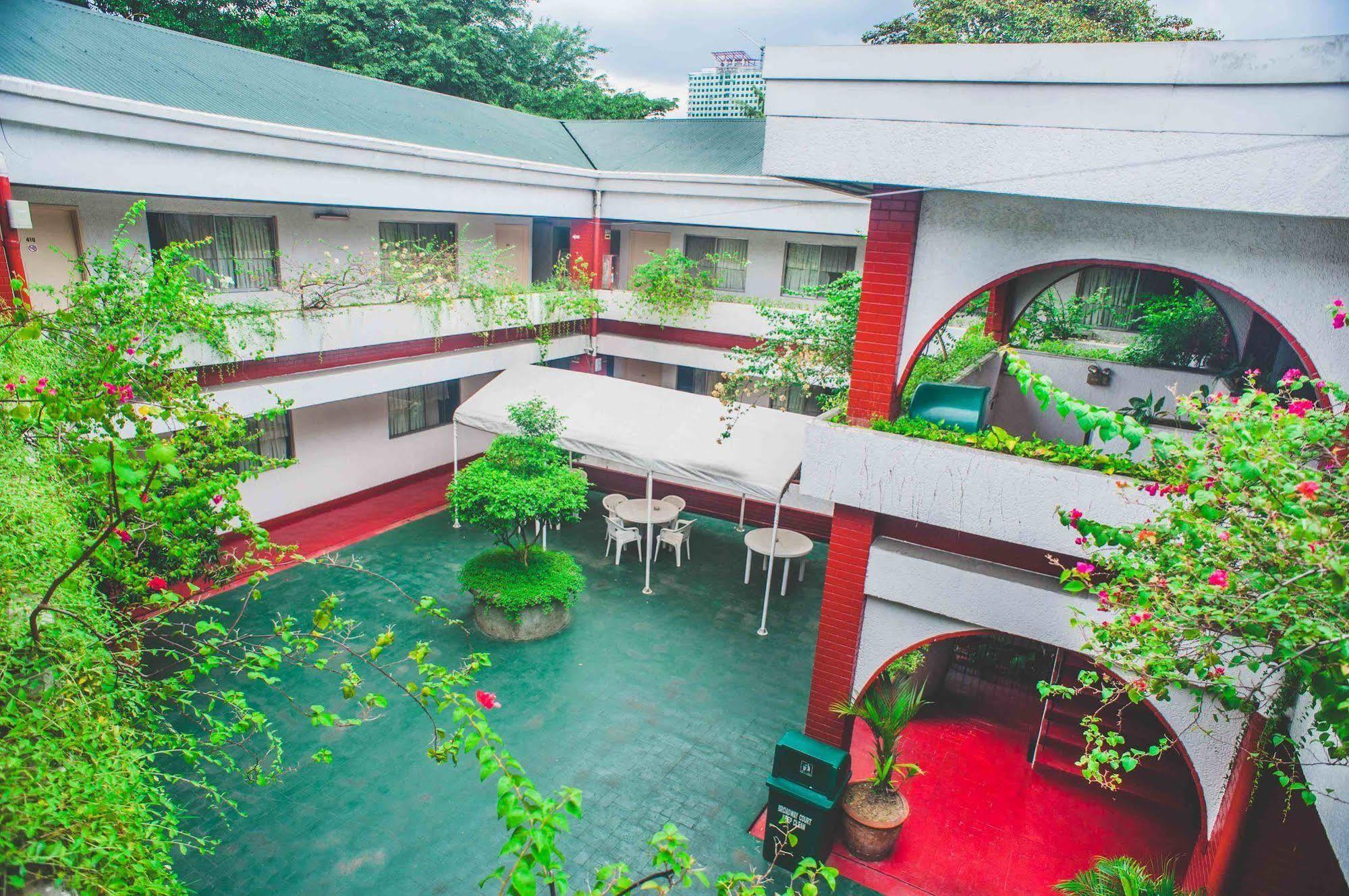 Reddoorz At Broadway Court Apartelle Quezon City Esterno foto